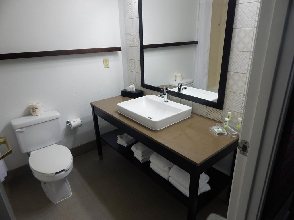 Country Inn & Suites By Radisson, Dfw Airport South, Tx Irving Dış mekan fotoğraf