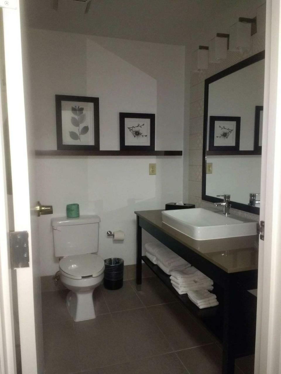 Country Inn & Suites By Radisson, Dfw Airport South, Tx Irving Dış mekan fotoğraf